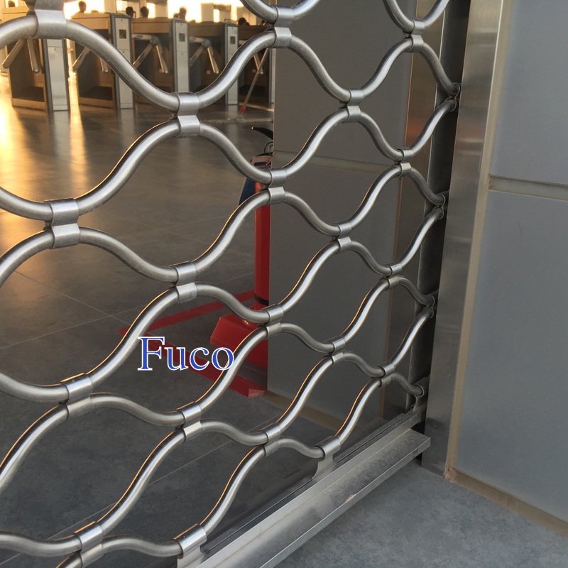 Cửa cuốn mắt lưới, cửa cuốn mắt võng được cung cấp và lắp đặt bởi fuco