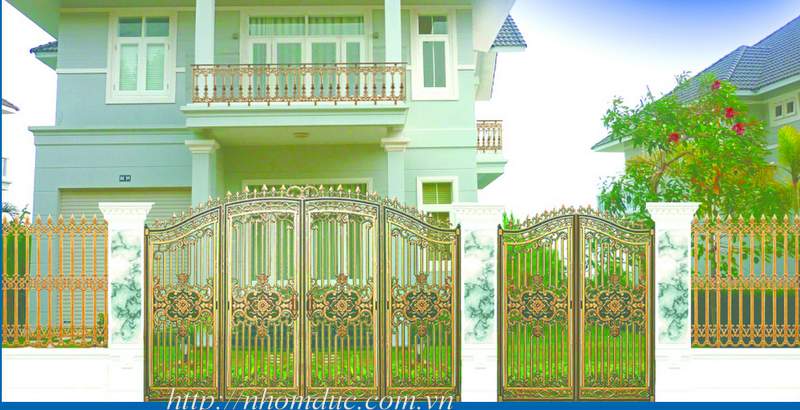 Cổng Nhôm Đúc, Cửa cổng hợp kim nhôm đúc với hoa văn được thiết kế tinh tế độc đáo, sơn màu hài hòa tôn lên vẻ đẹp lộng lẫy cho ngôi nhà bạn.
