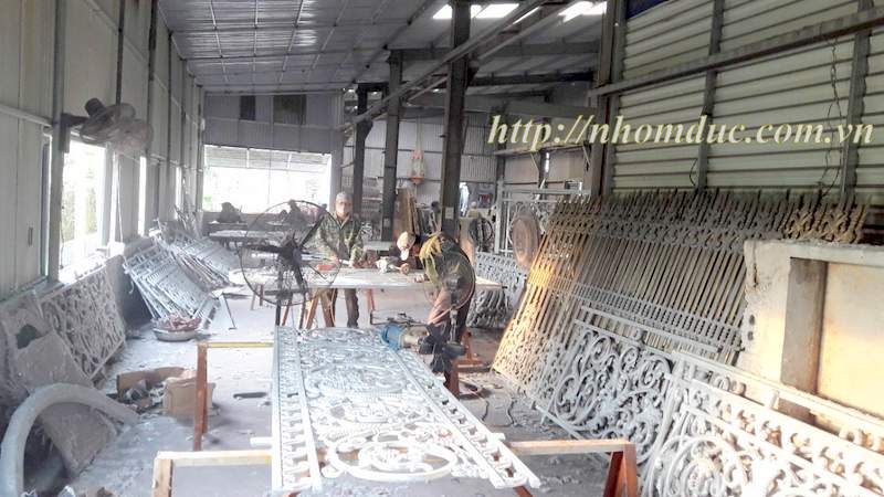 Xưởng sản xuất nhôm hợp kim cao cấp, chuyên sản xuất cổng cửa, lan can, cầu thang