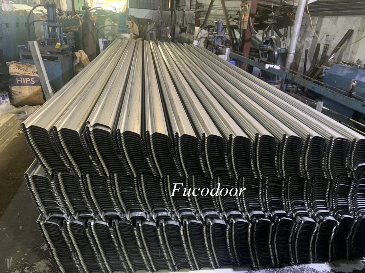 Cửa cuốn siêu trường, cửa cuốn nhà xưởng sơn tĩnh điện