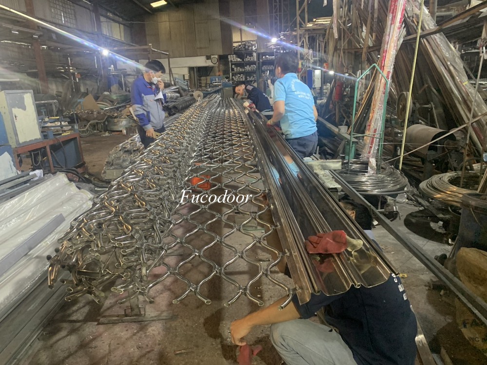 Cửa cuốn mắt võng INOX cao cấp Fucodoor