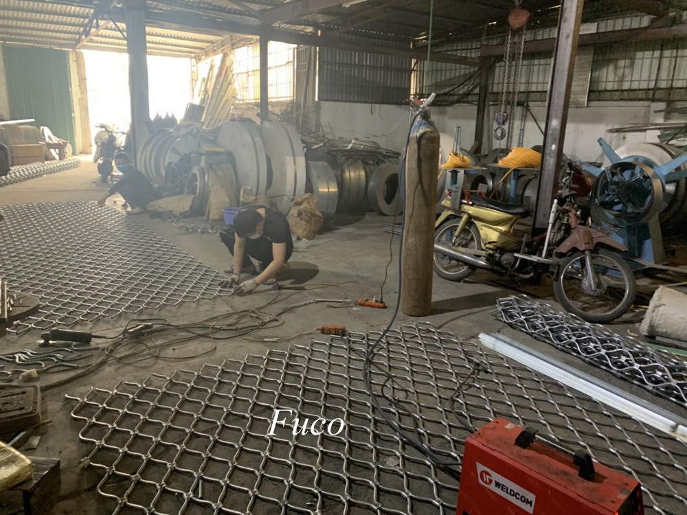 Cửa Cuốn Lưới Mắc Võng Sơn Tĩnh Điện