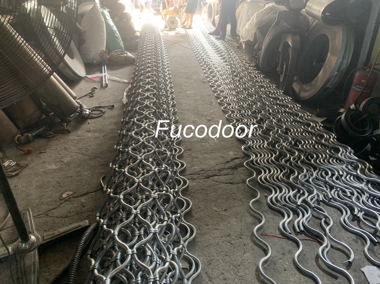 Cửa cuốn lưới mắt võng