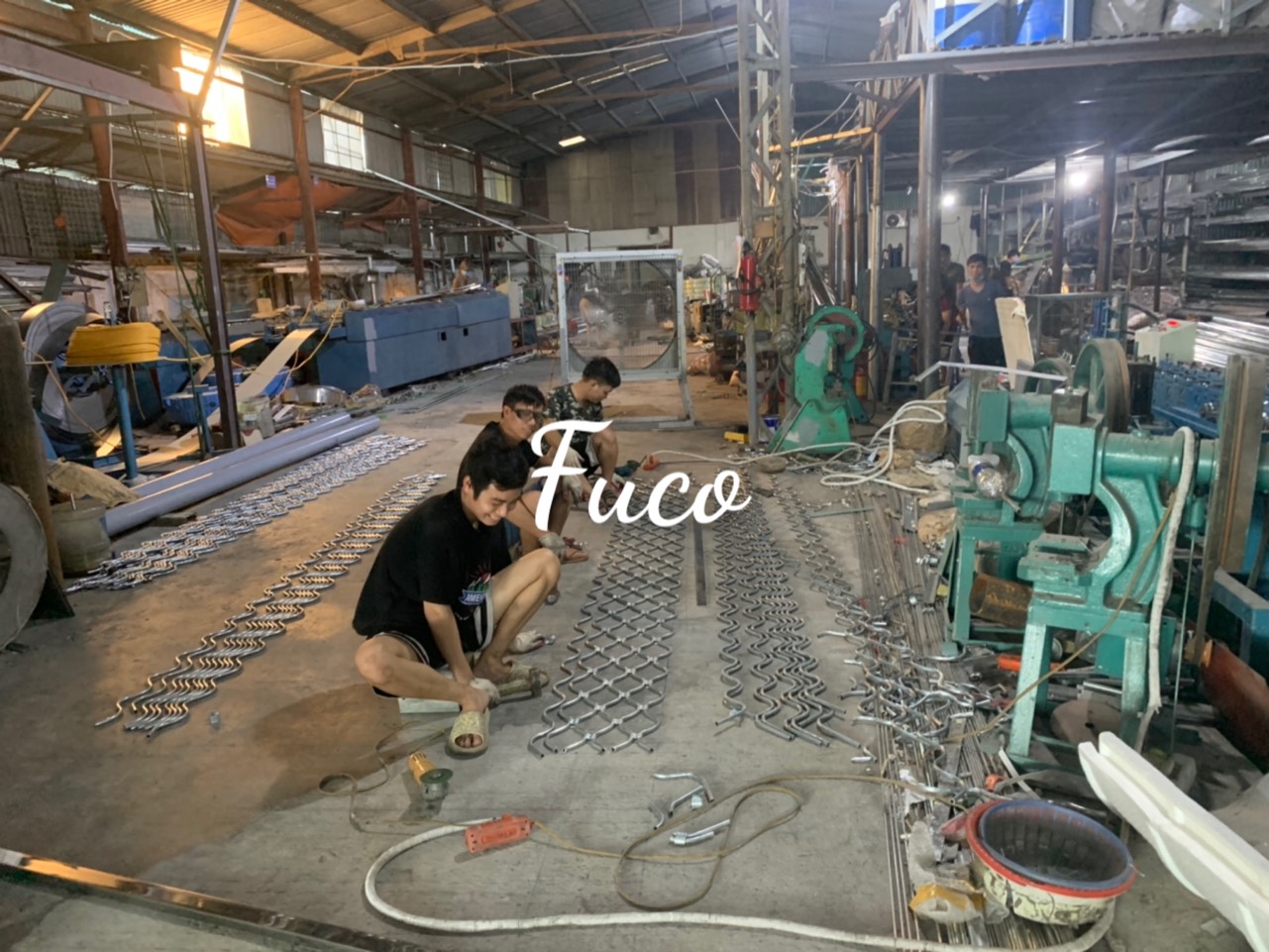 Cửa Cuốn Lưới Mắc Võng Sơn Tĩnh Điện