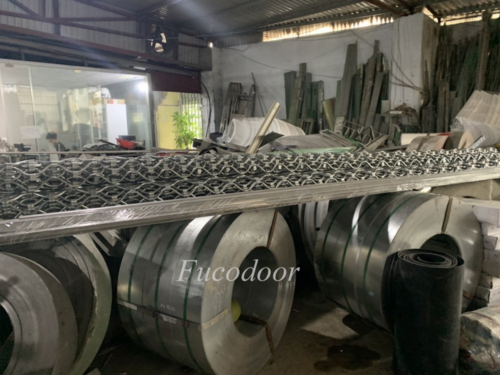 Cửa Cuốn Lưới Mắc Võng Sơn Tĩnh Điện
