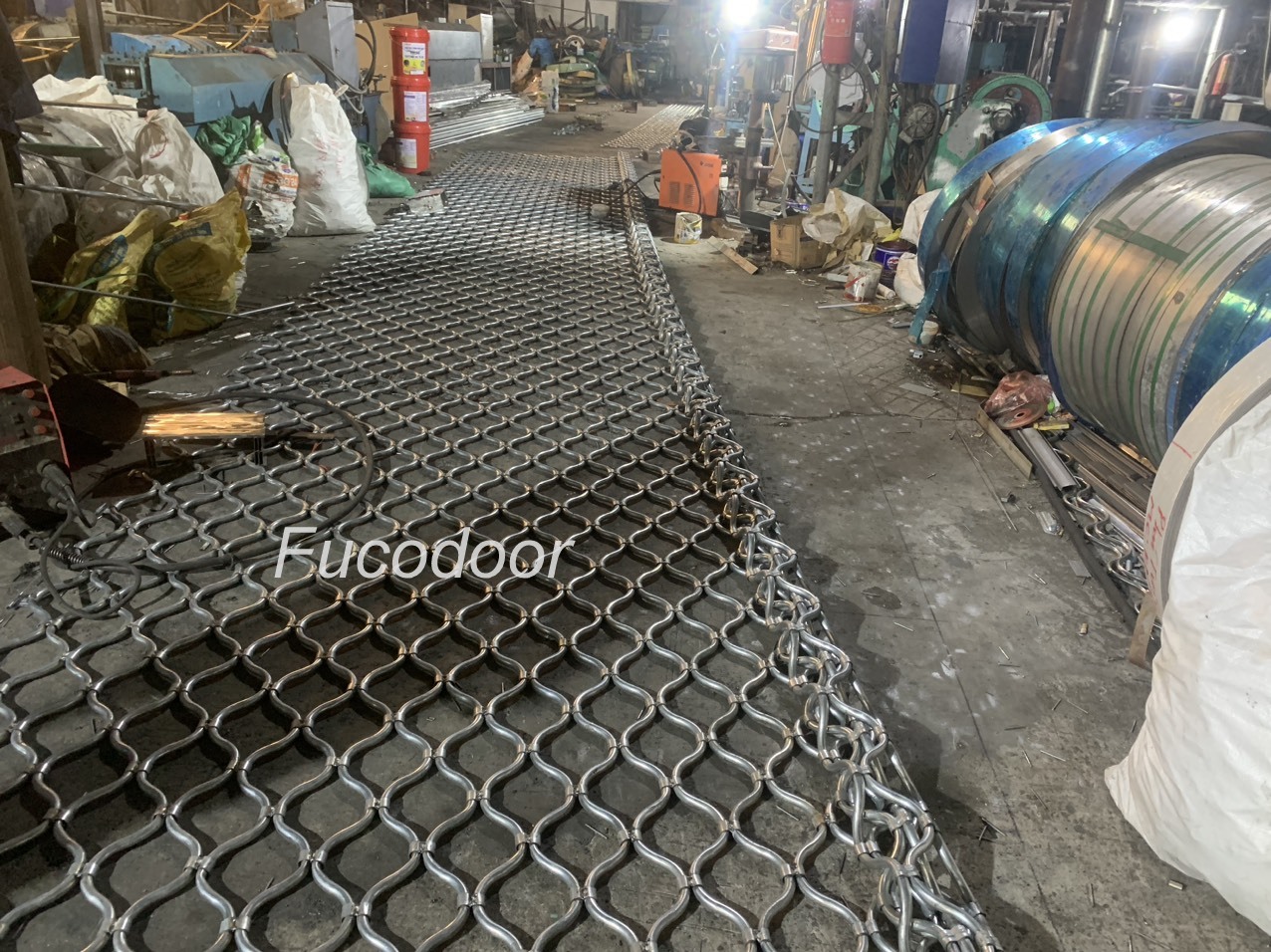 Báo giá cửa cuốn mắt võng giá rẻ nhất