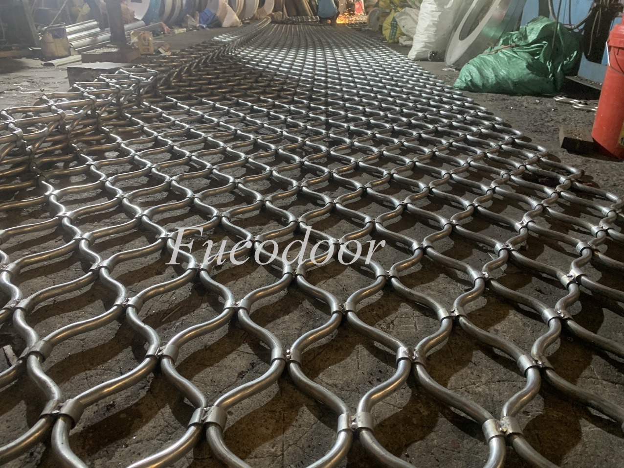 Báo giá cửa cuốn mắt võng