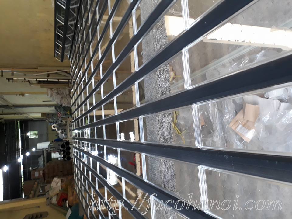 Cửa cuốn trong suốt