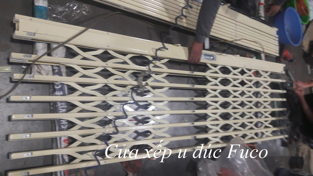 Làm cửa xếp u đúc fuco
